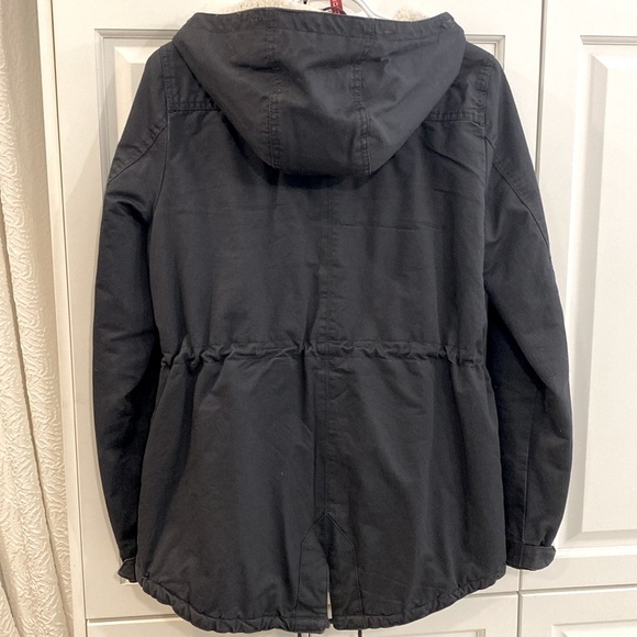 H&M jacket. Removable faux fur around hood. Adjustable waist tie. Side pockets. - Picture 3 of 5